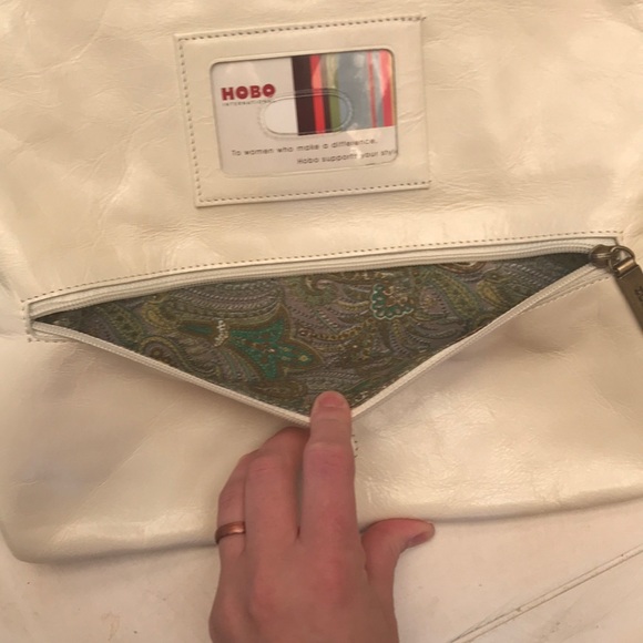 HOBO✈️ cream leather clutch - Picture 5 of 7